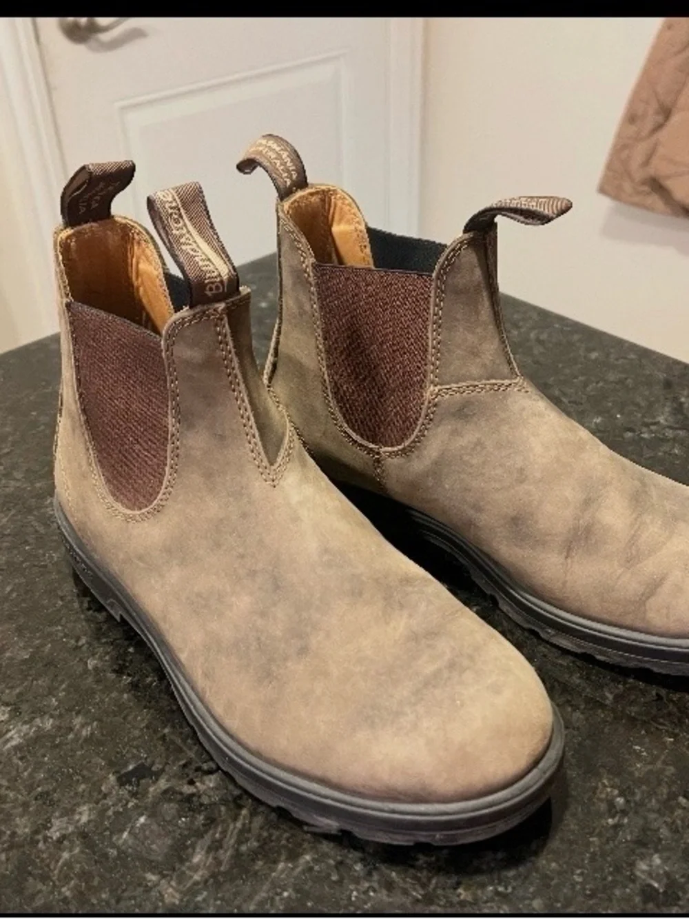 Blundstone rustic brown leather Suede Chukka Boots